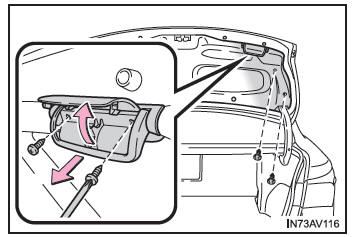 Toyota Avensis. Rückfahrscheinwerfer (Stufenheckmodell)
